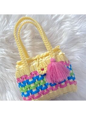 Vintage 90’s plastic basket weave purse/arm/shoulder bag
